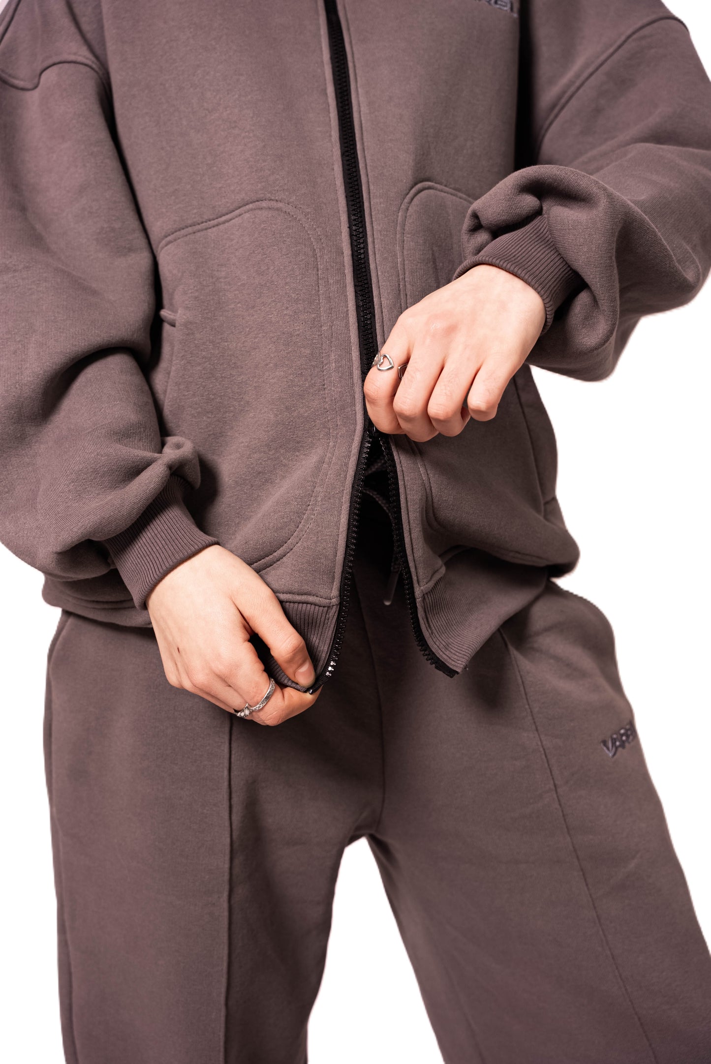 TAUPE MINÉRAL – VARELLI-CORE 01